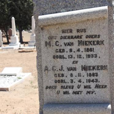 NIEKERK M.C., van 1861-1933 &amp; A.C.J. 1863-1943