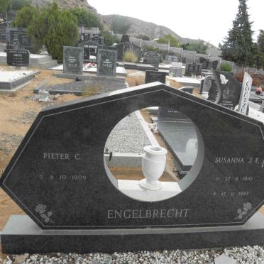 ENGELBRECHT Pieter C. 1909- &amp; Susanna J.E. 1910-1987