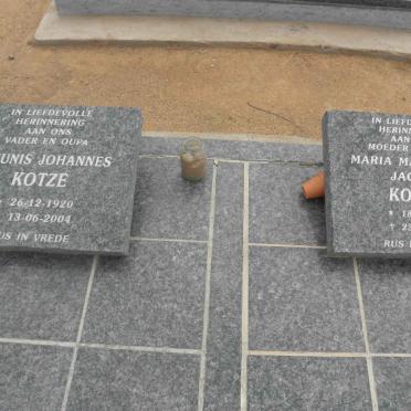 KOTZE Theunis Johannes 1920-2004 &amp; Maria Magdalena Jacoba 1914-2004