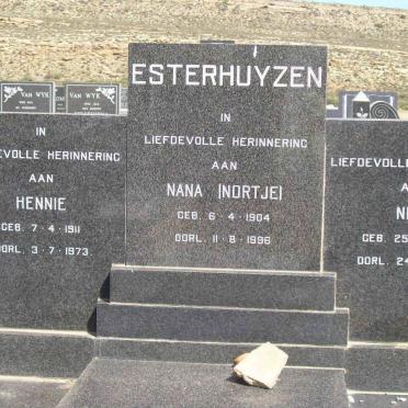 ESTERHUYZEN Hennie 1911-1973 :: ESTERHUYZEN Nico 1908-1973 :: ESTERHUYZEN Nana nee NORTJE 1904-1996