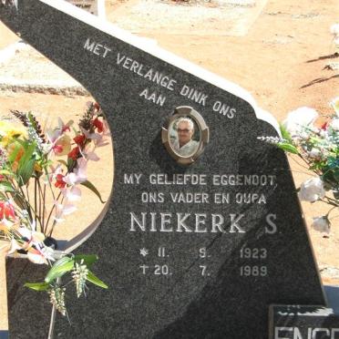 ENGELBRECHT Niekerk S. 1923-1989 &amp; Christina M. 1930-2004
