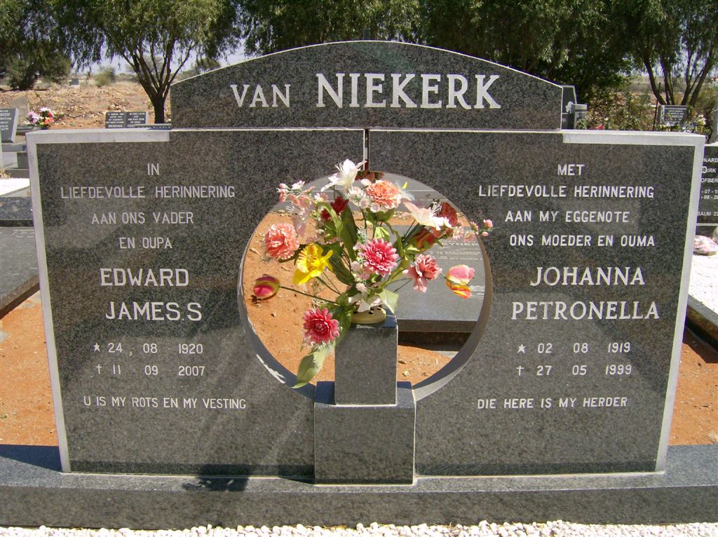 NIEKERK Edward James S., van 1920-2007 & Johanna Petronella 1919-1999