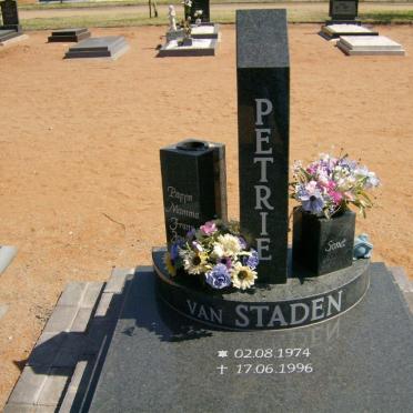 STADEN Petrie, van 1974-1996