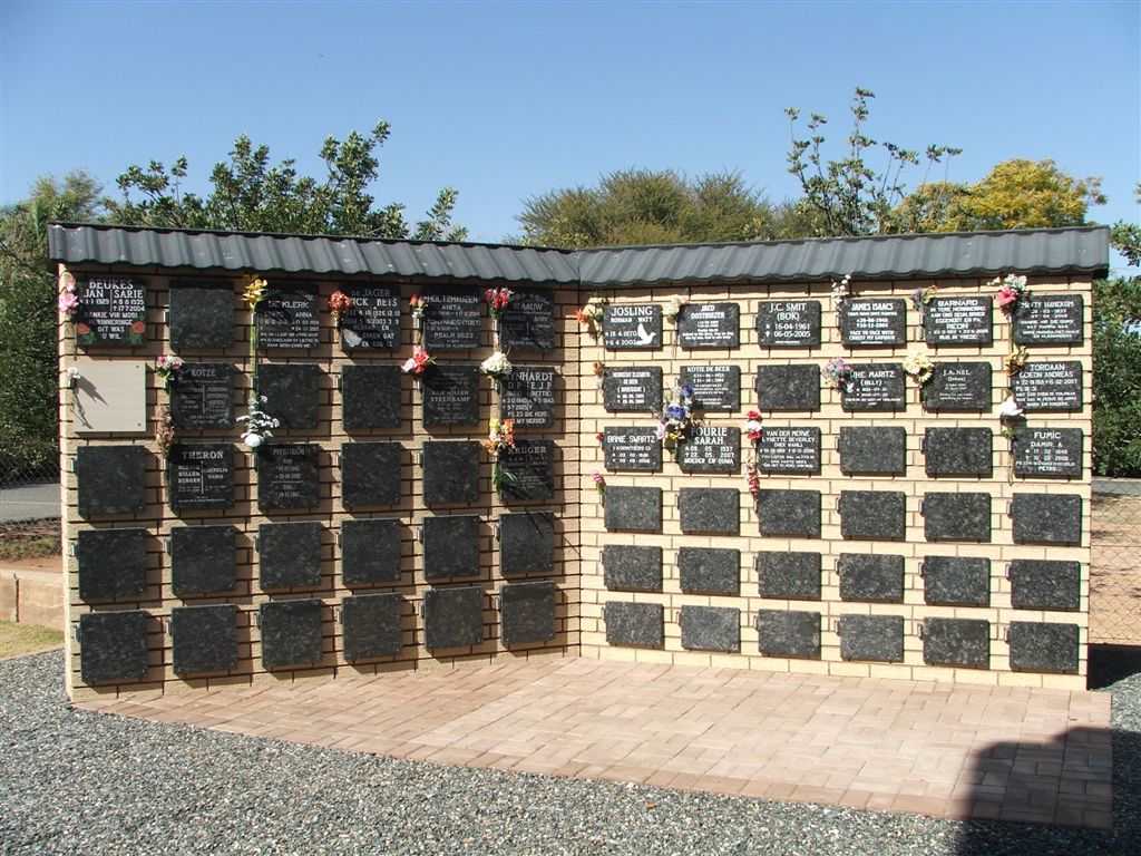 5. Paneel A & B van gedenkmuur