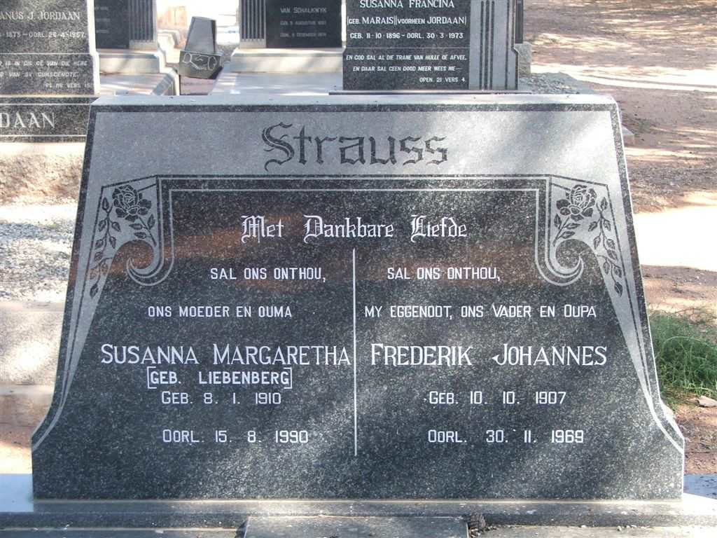 STRAUSS Frederik Johannes 1907-1969 & Susanna Margaretha LIEBENBERG 1910-1990