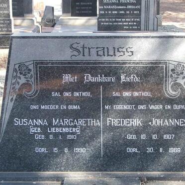 STRAUSS Frederik Johannes 1907-1969 &amp; Susanna Margaretha LIEBENBERG 1910-1990