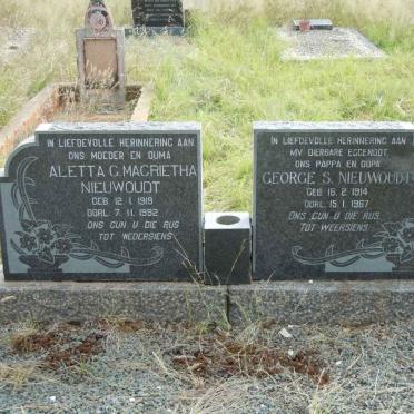 NIEUWOUDT George S. 1914-1967 &amp; Aletta G. Magrietha 1919-1992