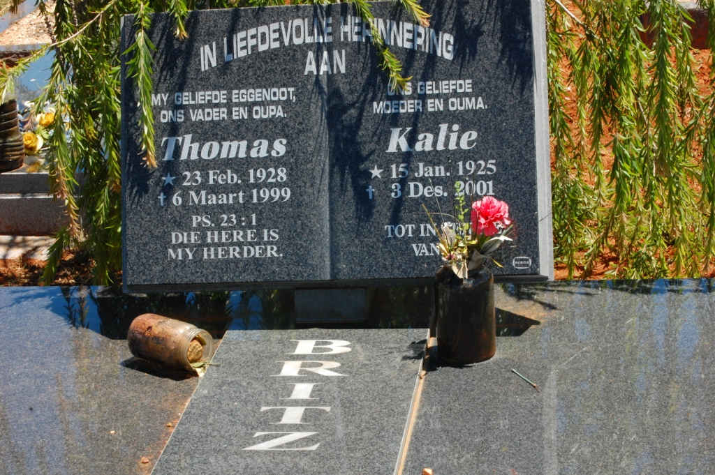 BRITZ Thomas 1928-1999 & Kalie 1925-2001