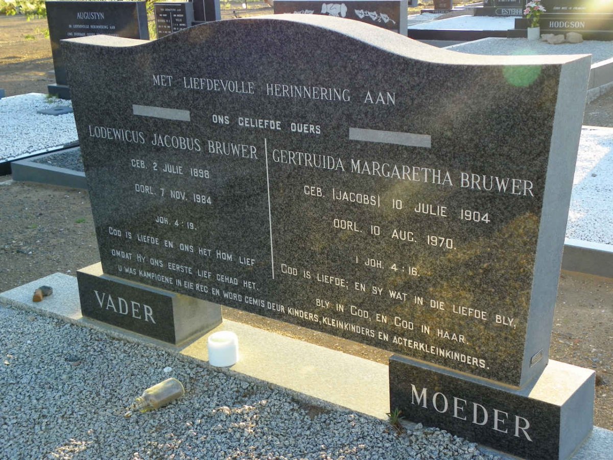 BRUWER Lodewicus Jacobus 1898-1984 & Gertruida Margaretha JACOBS 1904-1970