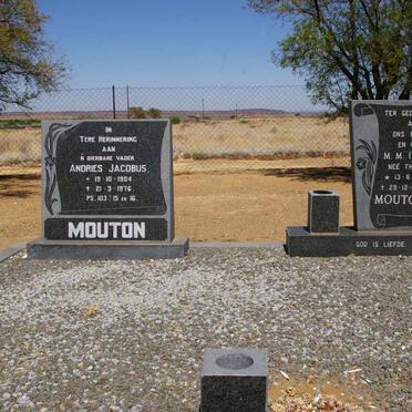 MOUTON Andries Jacobus 1904-1976 &amp; M.M. THERON 1918-1987