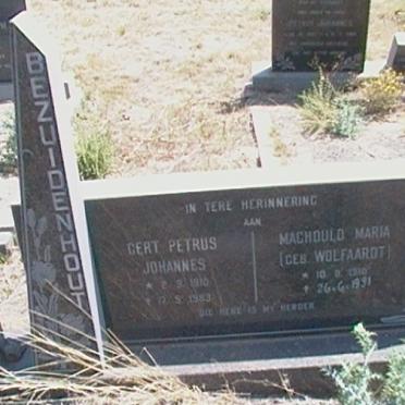 BEZUIDENHOUT Gert Petrus Johannes 1910-198? &amp;  Machould Maria WOLFAARDT 1910-1991