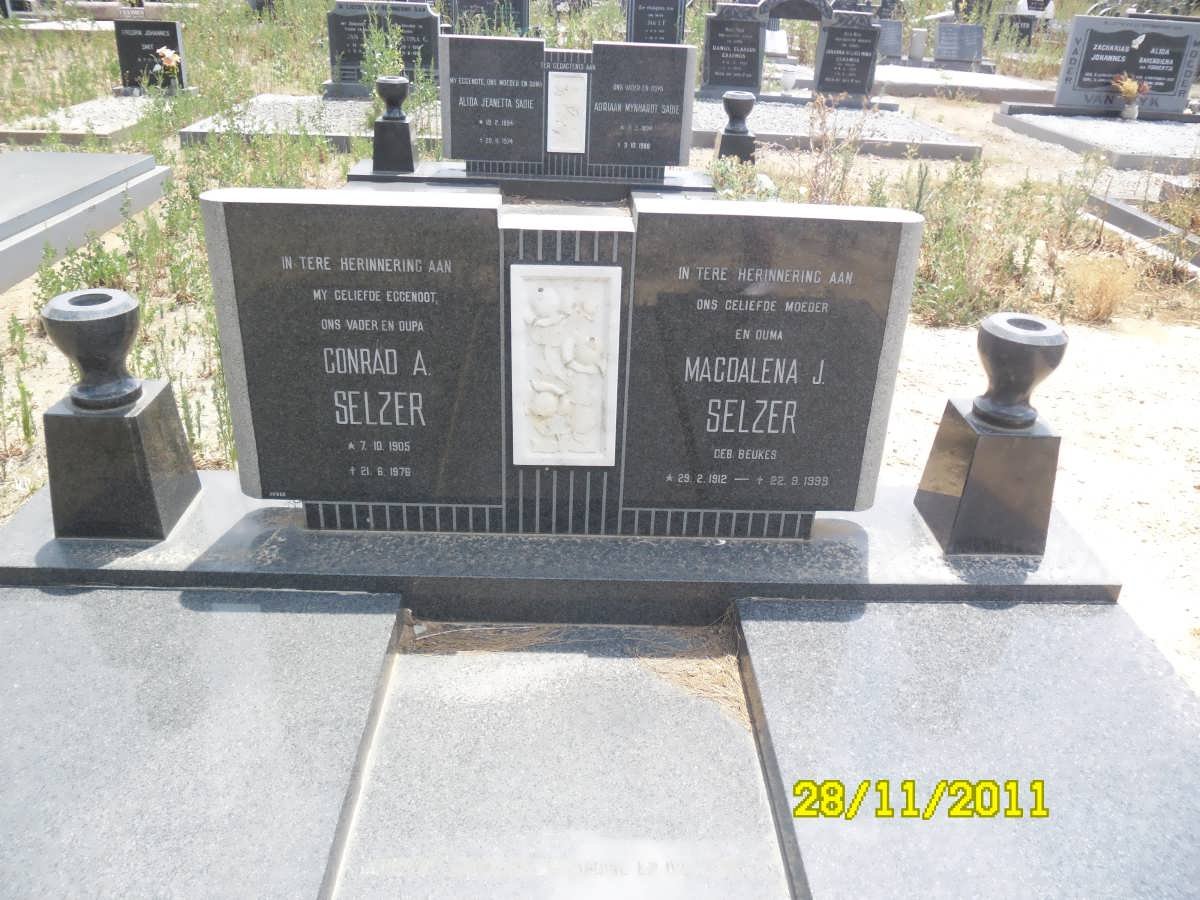 SELZER Conrad A. 1905-1976 &amp; Magdalena J. BEUKES 1912-1999