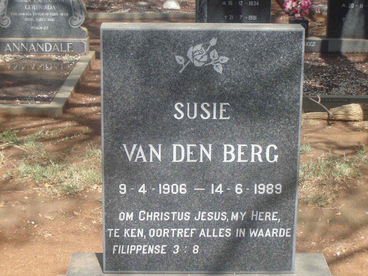 BERG Susie VAN DEN