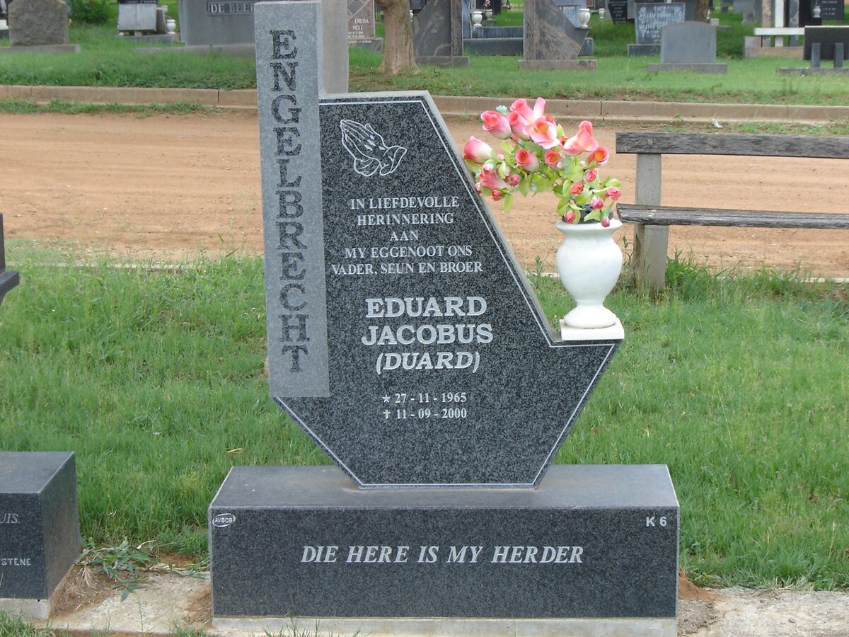 ENGELBRECHT Eduard Jacobus 1965-2000