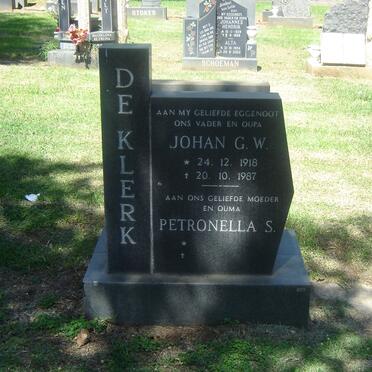 KLERK Johan G.W., de 1918-1987 &amp; Petronella S. 