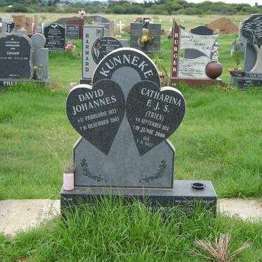 KUNNEKE David Johannes 1923-2003 &amp; Catharina F.J.S. V.D. WALT 1928-2006