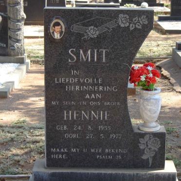 SMIT Hennie
