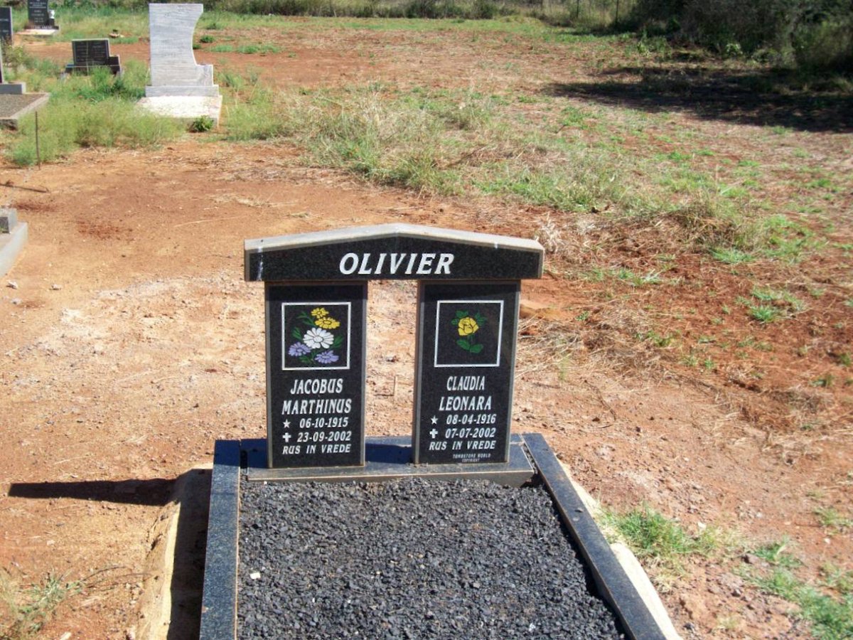 OLIVIER Jacobus Marthinus 1915-2002 & Claudia Leonara 1916-2002
