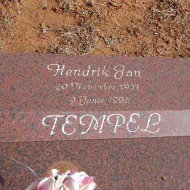T - Vanne :: Surnames - T