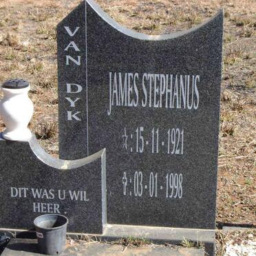 DYK James Stephanus, van 1921-1988 &amp; Anna Elizabeth ROUX 1928-1991_2