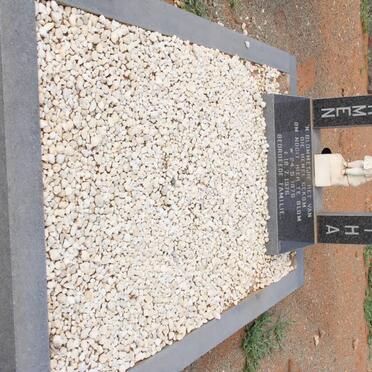 BOTHA Karmen 1976-1976