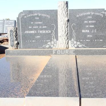 FOURIE Johannes Frederick 1917-1986 &amp; Maria J.C. 1924-2010