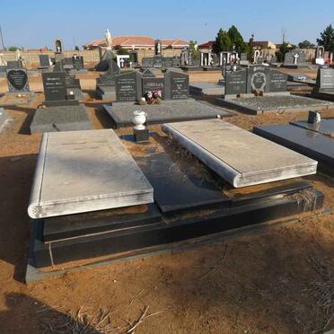 LOUW Adriaan 1919-1974 &amp; Martha J. 1922-