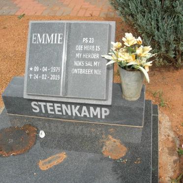 STEENKAMP Emmie 1979-2019