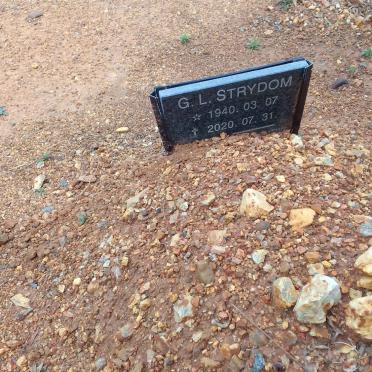 STRYDOM G.L. 1940-2020
