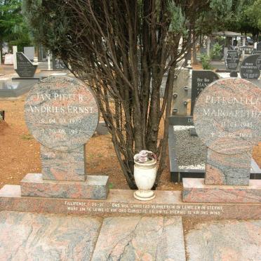 ? Jan Pieter Andries Ernst 1939-1997 &amp; Petronella Margaretha 1945-1997
