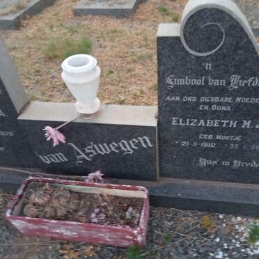 ASWEGEN Albertus H.A., van 1911-1970 &amp; Elizabeth M.J. NORTJE 1912-2004