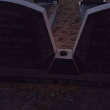 WESTHUIZEN Cornelis Hendrik, van der 1918-1977 &amp; Aletta Petronella DE BEER 1914-1970