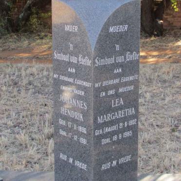 OOSTHUIZEN Johannes Hendrik 1896-1981 &amp; Lea Margaretha NAUDE 1902-1985