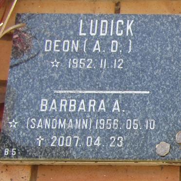 LUDICK A.D. 1952- en Barbara A.D. SANDMANN 1956-2007