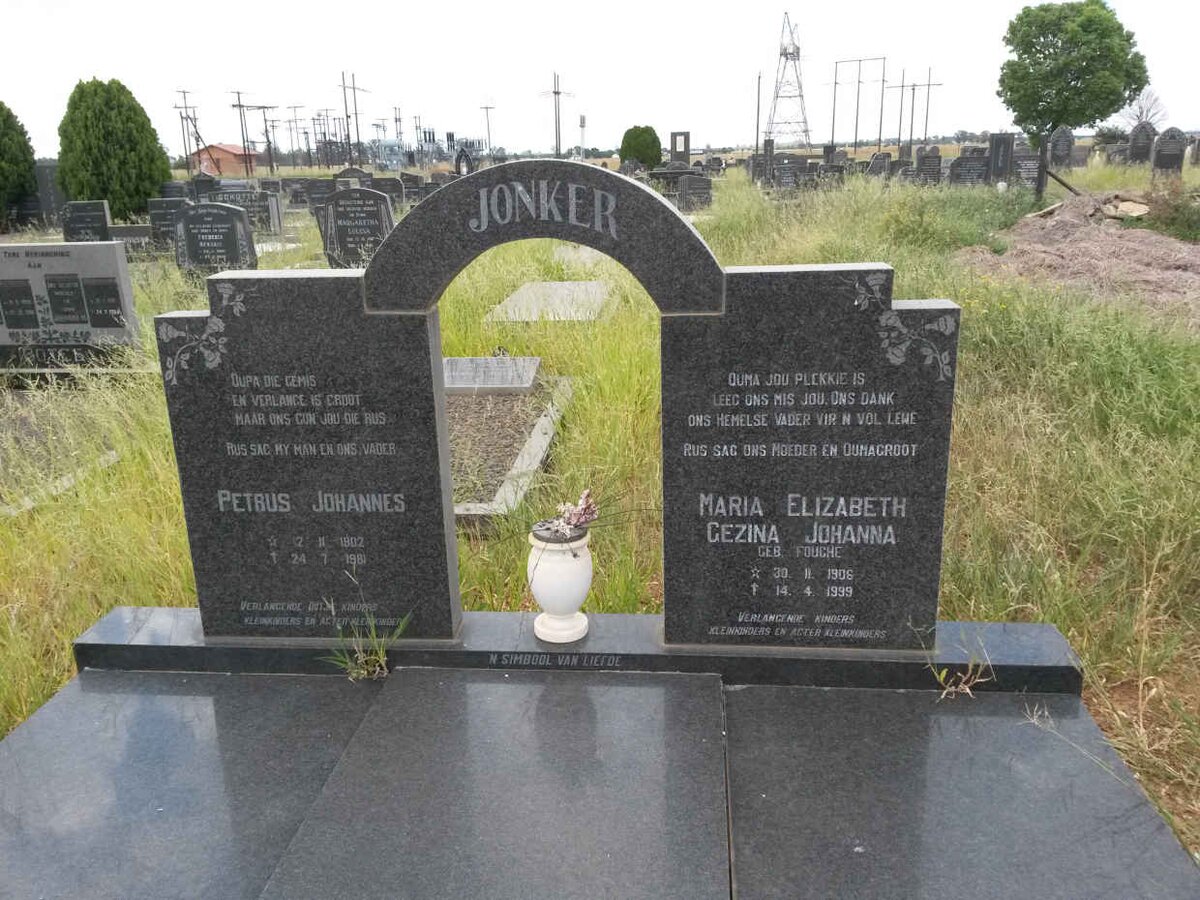 JONKER Petrus Johannes 1902-1981 &amp; Maria Elizabeth Gezina Johanna FOUCHE 1906-1999