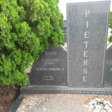 PIETERSE Frederik Hendrik J. 1906-1977 &amp; Heiletjie Maria M. LOUW 1913-1977