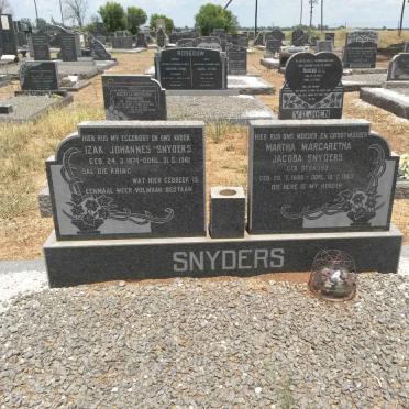 SNYDERS Izak Johannes 1874-1961 &amp; Martha Margaretha Jacoba STRAUSS 1888-1963