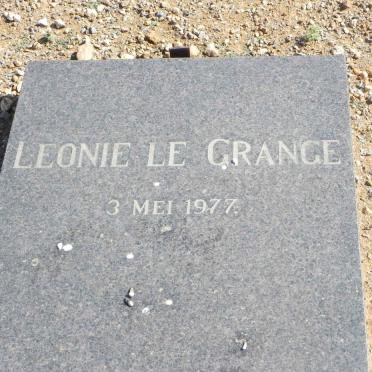 GRANGE Leonie, le -1977