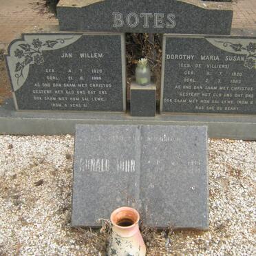 BOTES Jan Willem 1920-1999 &amp; Dorothy Maria Susan DE VILLIERS 1920-1983 :: BOTES Donald ??