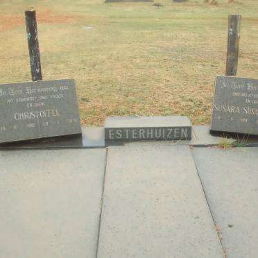 ESTERHUIZEN Christoffel 1910-1978 &amp; Susara Susanna Maria 1910-1980