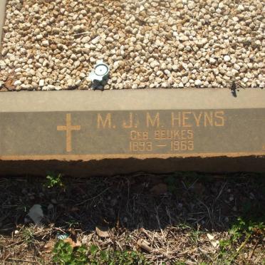 HEYNS P.S. 1897-1979 &amp; M.J.M. BEUKES 1893-1969