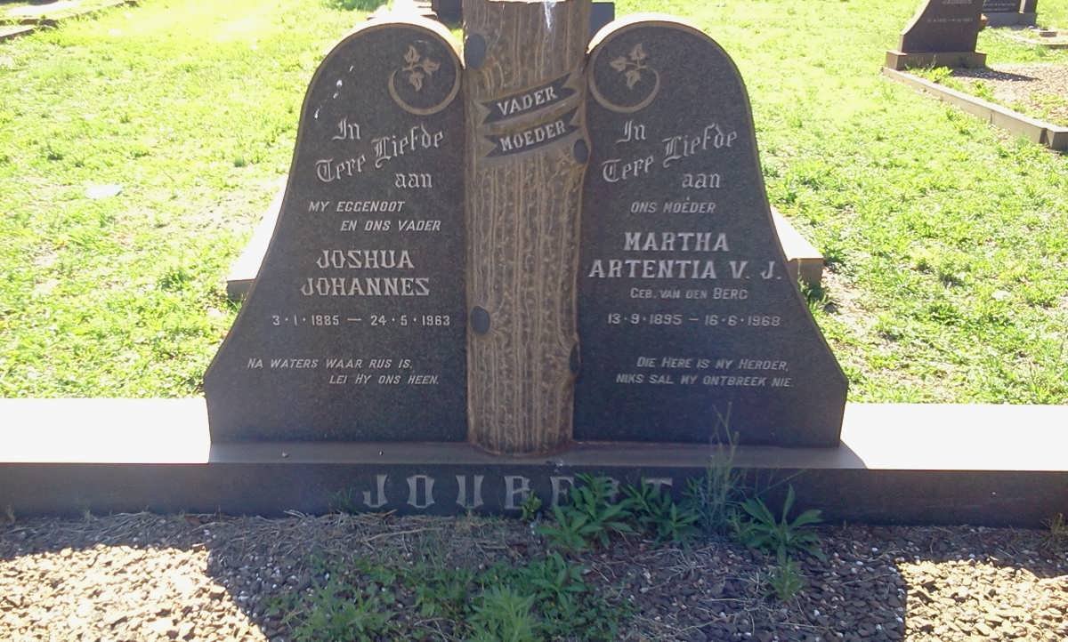 JOUBERT Joshua Johannes 1885-1963 &amp; Martha Artentia V.J. VAN DEN BERG 1895-1968