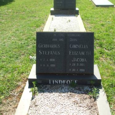 LINDEQUE Gerhardus Stefanus 1898-1990 &amp; Cornelia Elizabeth Jacoba 1905-1990