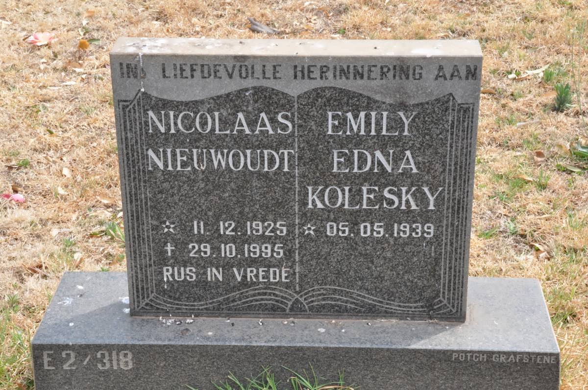 NIEUWOUDT Nicolaas 1925-1995 & Emily Edna KOLESKY 1939-
