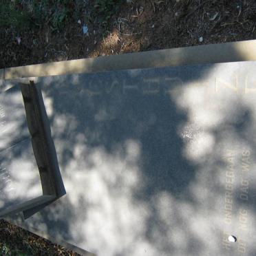 OOSTHUIZEN John 1946-1988