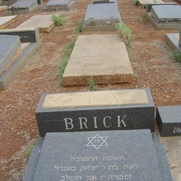 BRICK Leah -1972