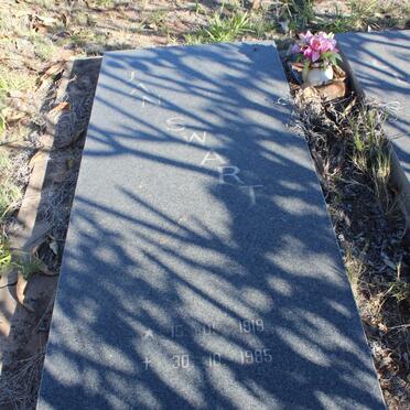 SWART Jan 1919-1985 & ?pie 1918-1999 _1