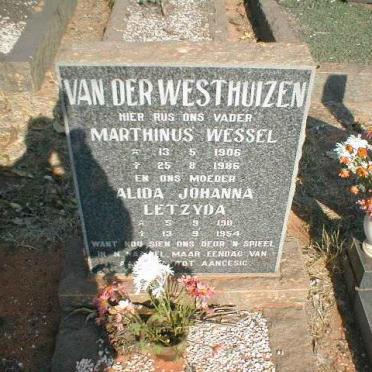 WESTHUIZEN Marthinus Wessel, van der 1906-1986 &amp; Alida Johanna Letzyda 1911-1954