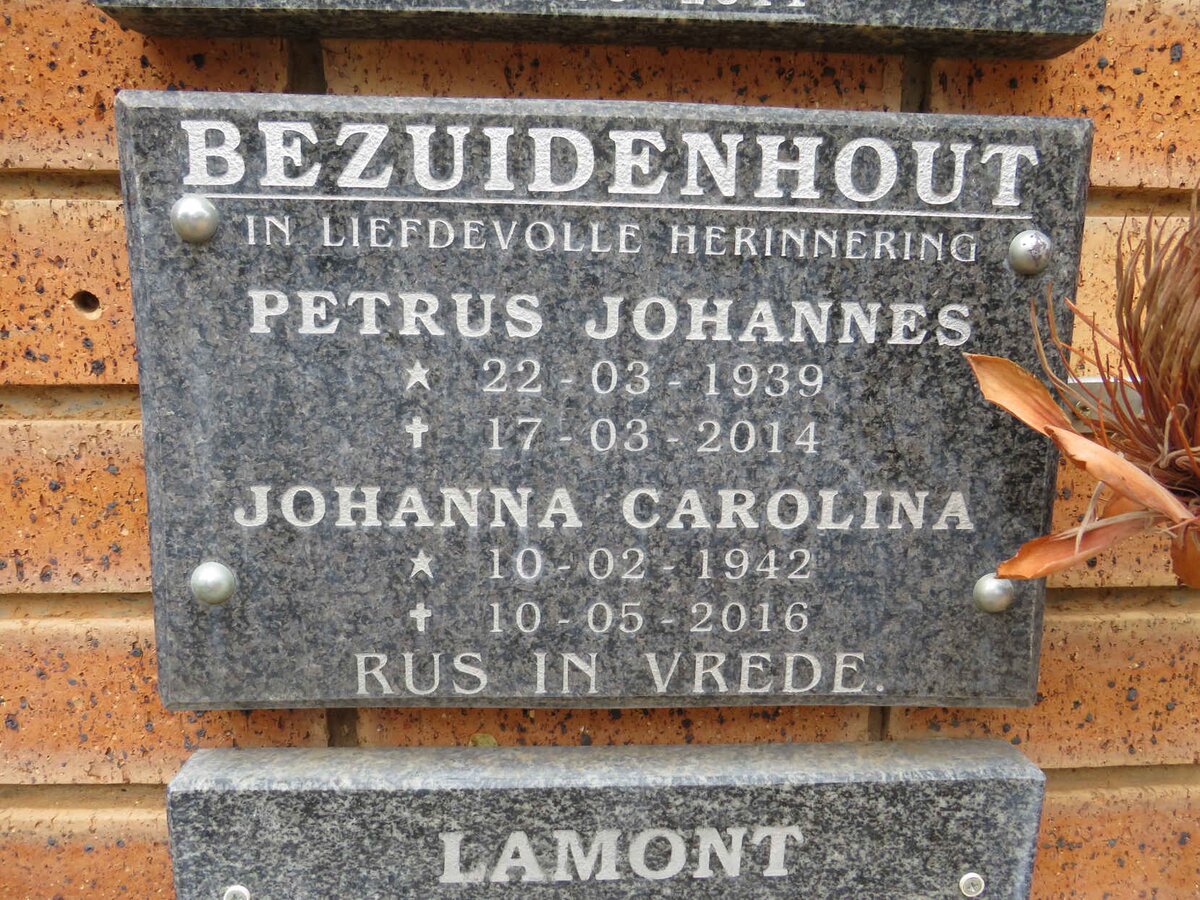 BEZUIDENHOUT Petrus Johannes 1939-2014 & Johanna Carolina 1942-2016
