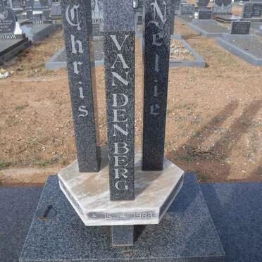 BERG Chris, van den 1919-1988 &amp; Nelie 1926-1988